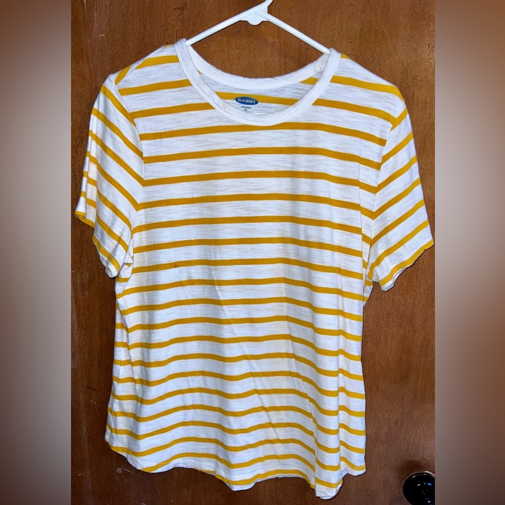 Old Navy T-Shirt